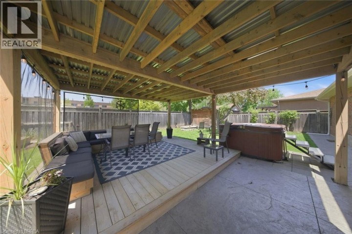 Photo 3 at 8 Queensway Drive, Queensway / Grove, Brantford