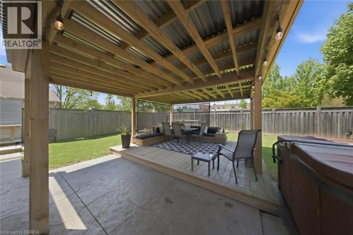 Photo 35 at 8 Queensway Drive, Queensway / Grove, Brantford