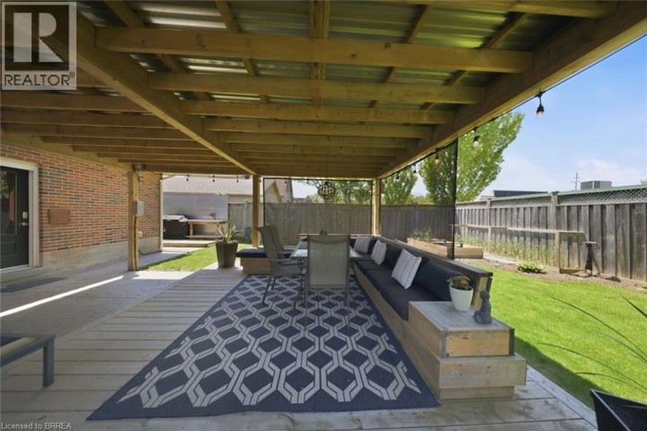 Photo 36 at 8 Queensway Drive, Queensway / Grove, Brantford