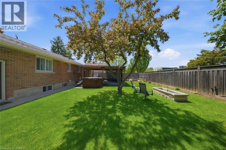 Photo 43 at 8 Queensway Drive, Queensway / Grove, Brantford