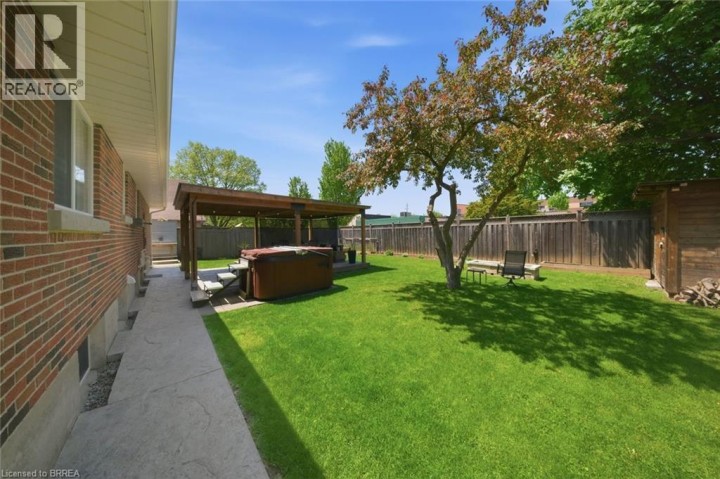 Photo 44 at 8 Queensway Drive, Queensway / Grove, Brantford