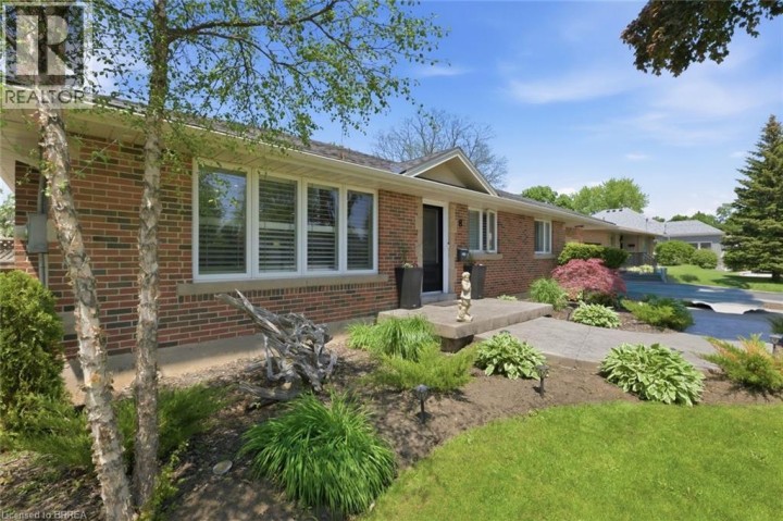 Photo 5 at 8 Queensway Drive, Queensway / Grove, Brantford