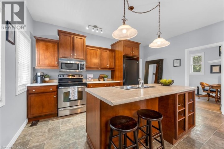 Photo 13 at 110 Oak Street, Old West Brant, Brantford