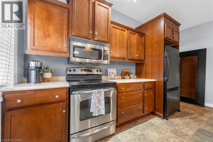 Photo 14 at 110 Oak Street, Old West Brant, Brantford