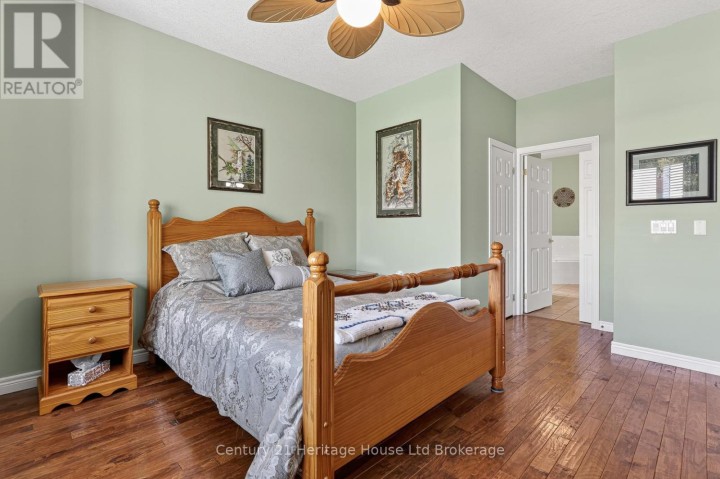 Photo 14 at 13 - 450 Lakeview Drive, Woodstock - North, Woodstock