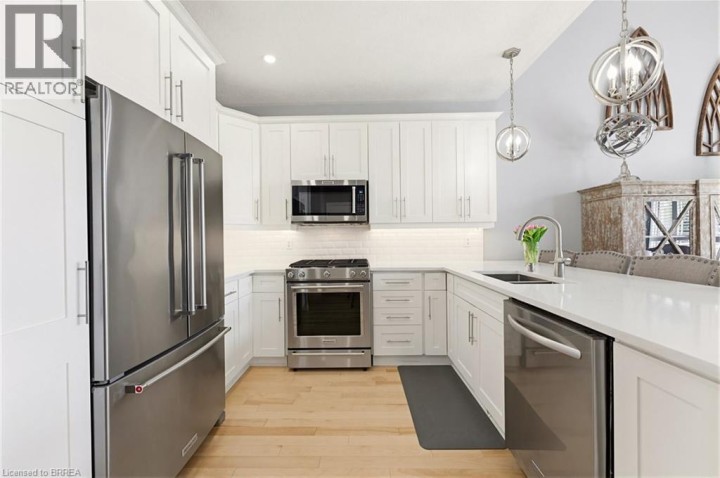 Photo 15 at 9 - 68 Fairview Drive, Fairview / Greenbrier, Brantford