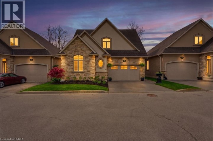 Photo 2 at 9 - 68 Fairview Drive, Fairview / Greenbrier, Brantford