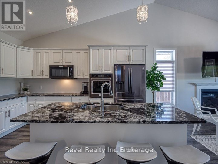 Photo 12 at 1072 Alberni Road, Woodstock - North, Woodstock