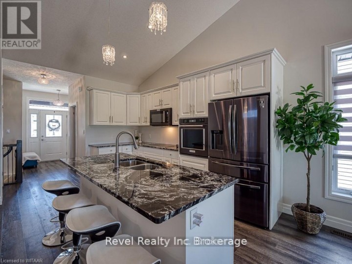 Photo 13 at 1072 Alberni Road, Woodstock - North, Woodstock