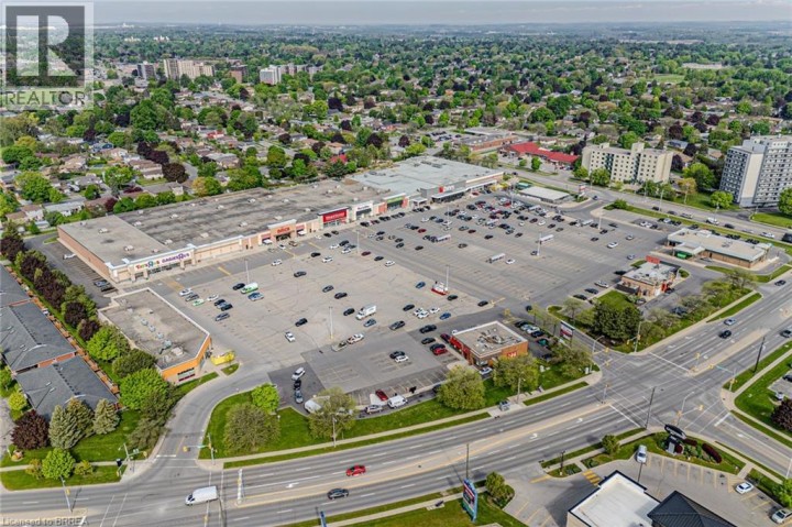 Photo 11 at 301 - 421 Fairview Drive, Brier Park, Brantford