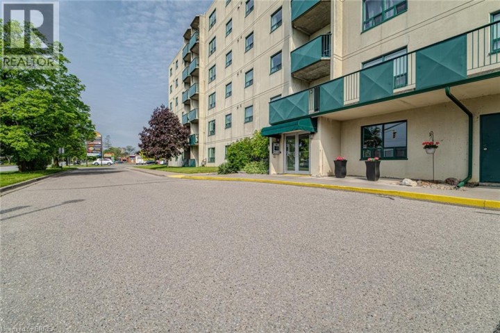 Photo 14 at 301 - 421 Fairview Drive, Brier Park, Brantford