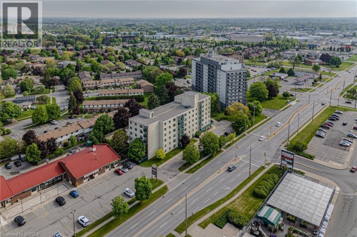 Photo 2 at 301 - 421 Fairview Drive, Brier Park, Brantford