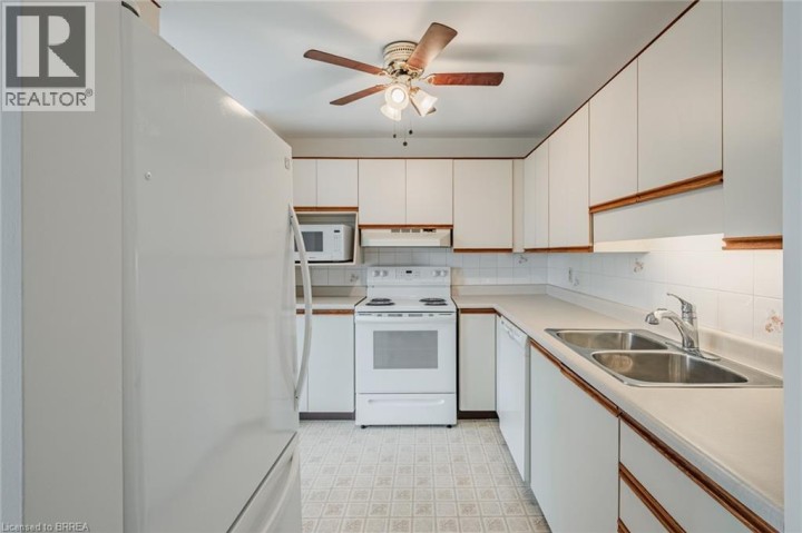 Photo 21 at 301 - 421 Fairview Drive, Brier Park, Brantford