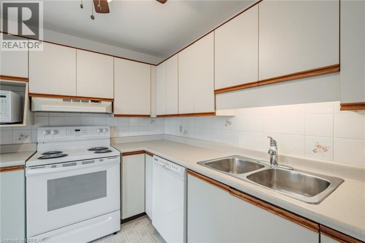 Photo 22 at 301 - 421 Fairview Drive, Brier Park, Brantford