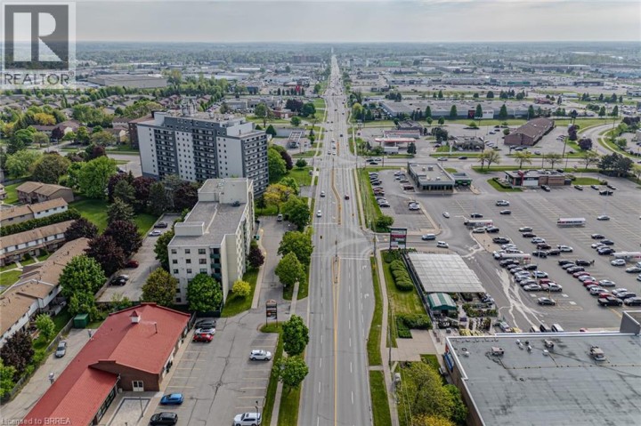 Photo 4 at 301 - 421 Fairview Drive, Brier Park, Brantford