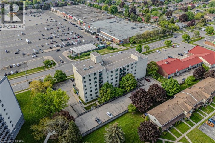 Photo 7 at 301 - 421 Fairview Drive, Brier Park, Brantford