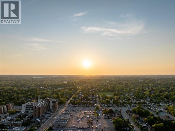 Photo 30 at 20 Wells Avenue, Terrace Hill, Brantford