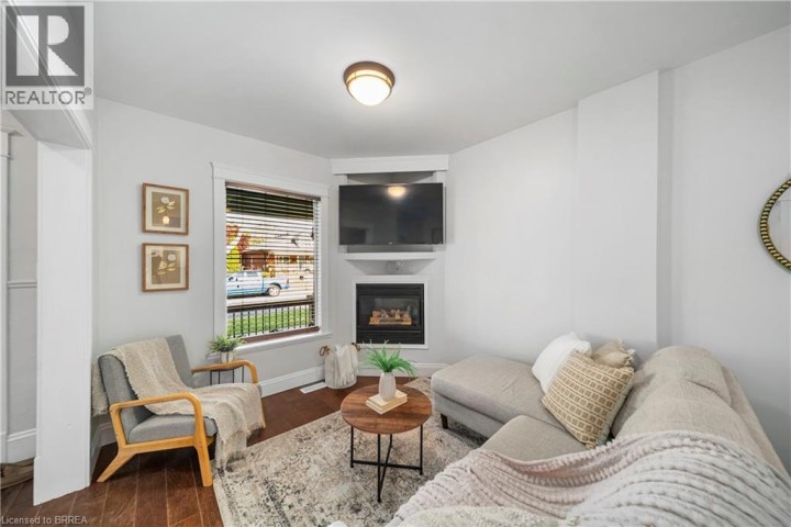 Photo 13 at 20 Wells Avenue, Terrace Hill, Brantford