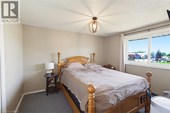 Photo 12 at 6 - 26 Coachwood Road, Brier Park, Brantford