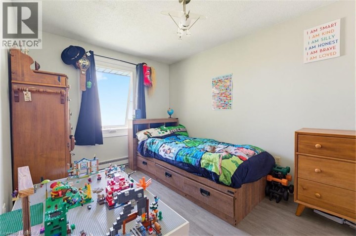Photo 15 at 6 - 26 Coachwood Road, Brier Park, Brantford