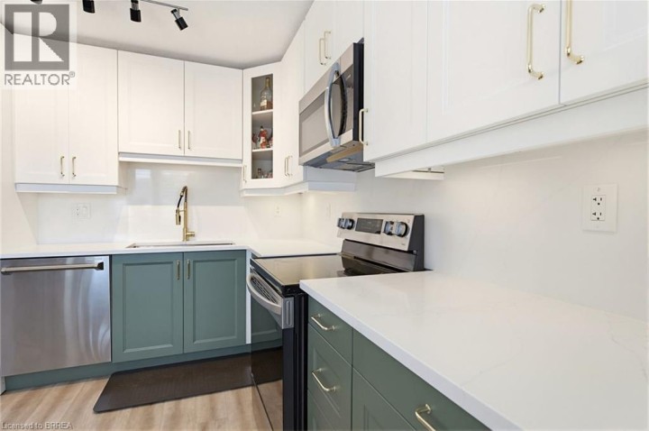 Photo 4 at 6 - 26 Coachwood Road, Brier Park, Brantford