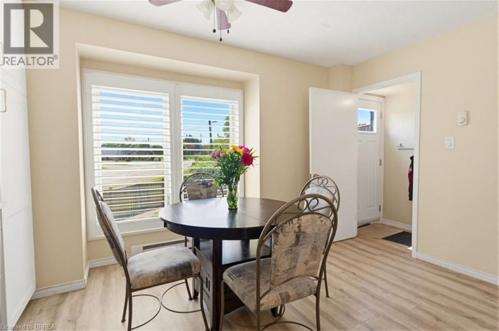 Photo 7 at 6 - 26 Coachwood Road, Brier Park, Brantford