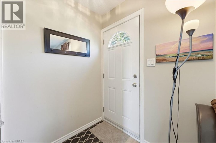 Photo 8 at 6 - 26 Coachwood Road, Brier Park, Brantford