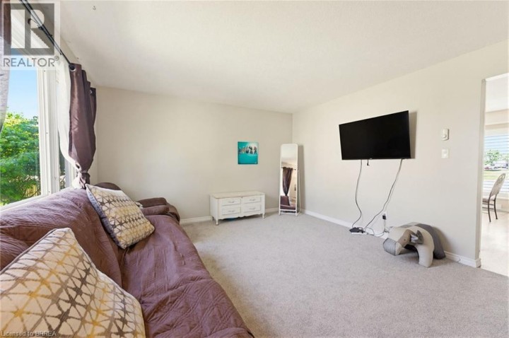 Photo 9 at 6 - 26 Coachwood Road, Brier Park, Brantford