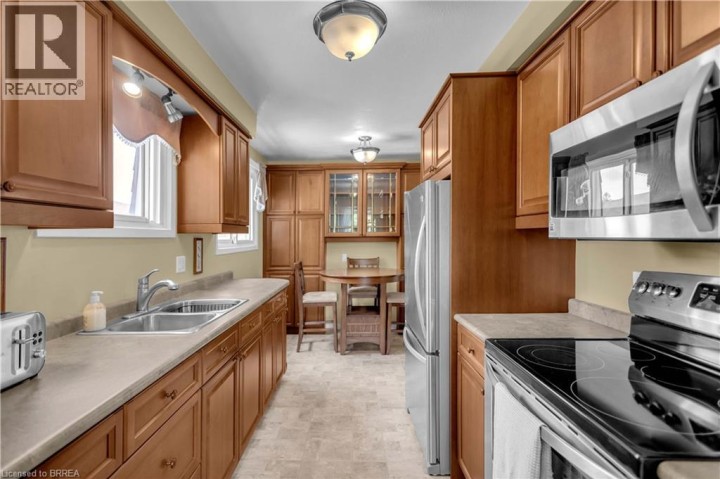 Photo 12 at 16 Nautical Road, Brantwood Park, Brantford