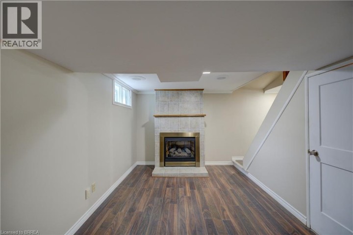 Photo 36 at 37 Frank Street, Holmedale, Brantford