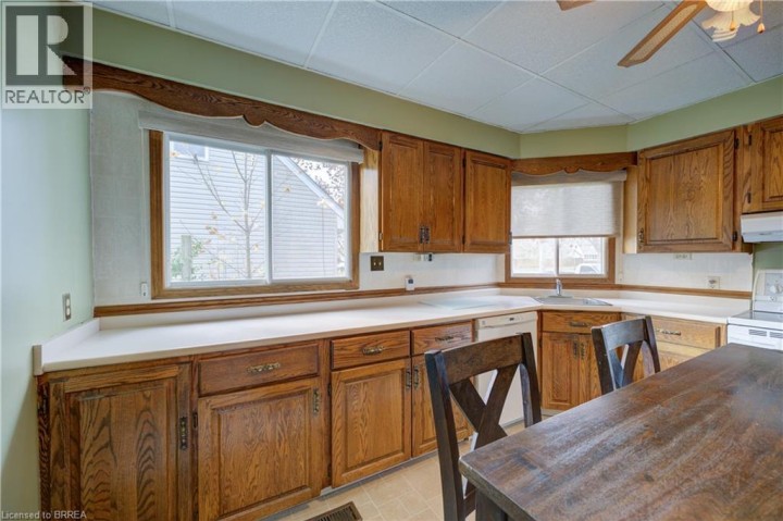 Photo 9 at 37 Frank Street, Holmedale, Brantford