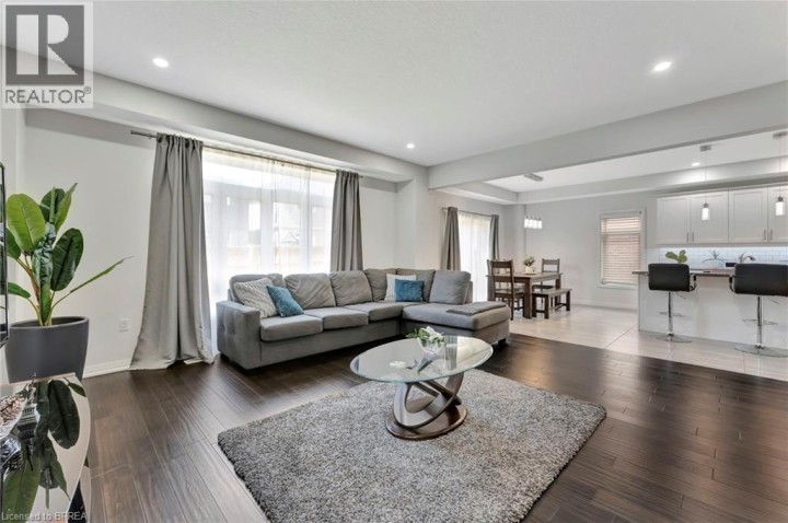 Photo 15 at 16 Cumberland Street, Echo Place, Brantford
