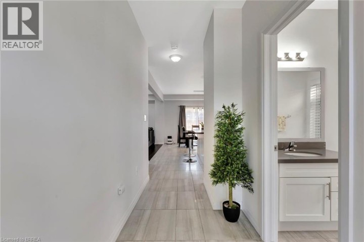 Photo 5 at 16 Cumberland Street, Echo Place, Brantford