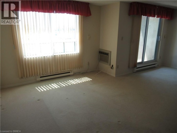 Photo 4 at 401 - 421 Fairview Drive, Brier Park, Brantford