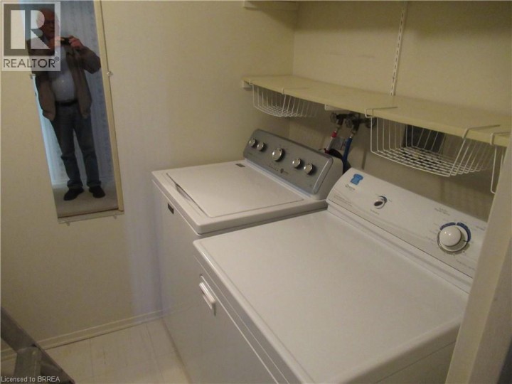 Photo 11 at 401 - 421 Fairview Drive, Brier Park, Brantford
