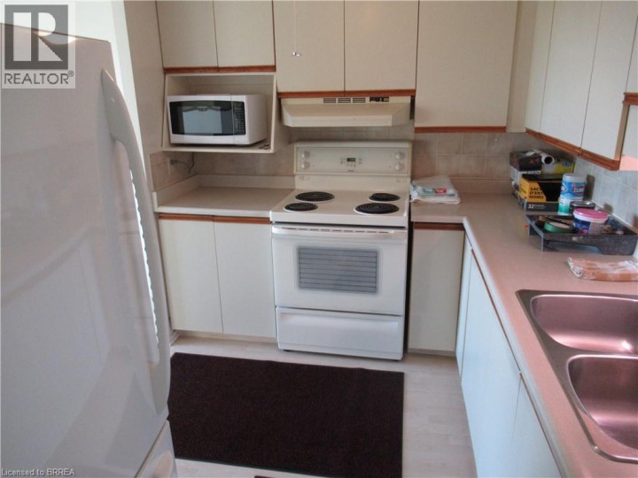 Photo 3 at 401 - 421 Fairview Drive, Brier Park, Brantford