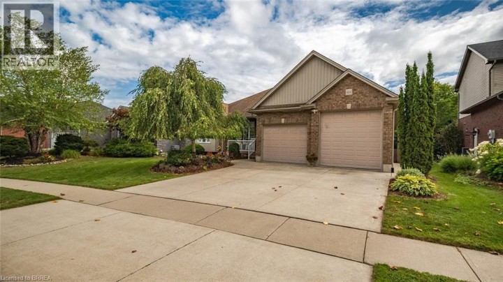 Photo 2 at 424 Lakeview Drive, Woodstock - North, Woodstock