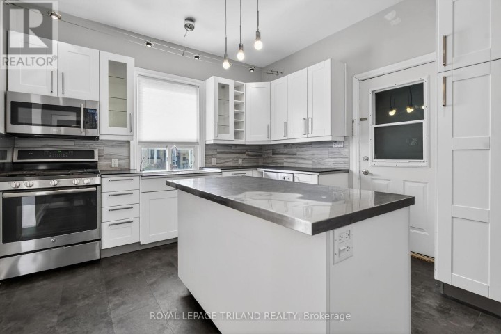 Photo 11 at 40 Metcalfe Street, St. Thomas