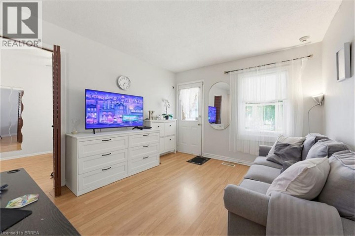 Photo 4 at 12 Marlborough Street, Downtown Core, Brantford