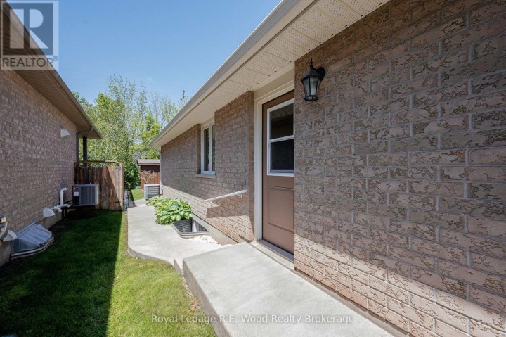 Photo 37 at 16 Colin Avenue, Tillsonburg