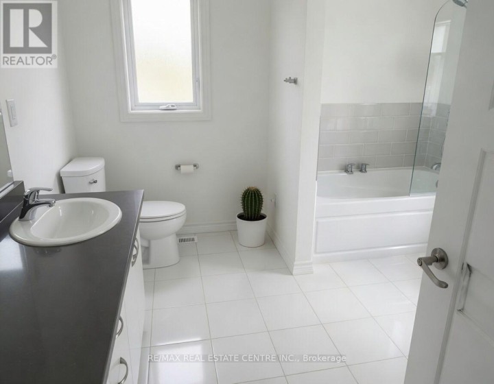 Photo 9 at 124 Hitchman Street, Innerkip (Paris), Woodstock
