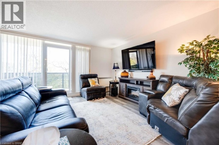 Photo 15 at 401 - 9 Bonheur Court, Lynden Hills, Brantford
