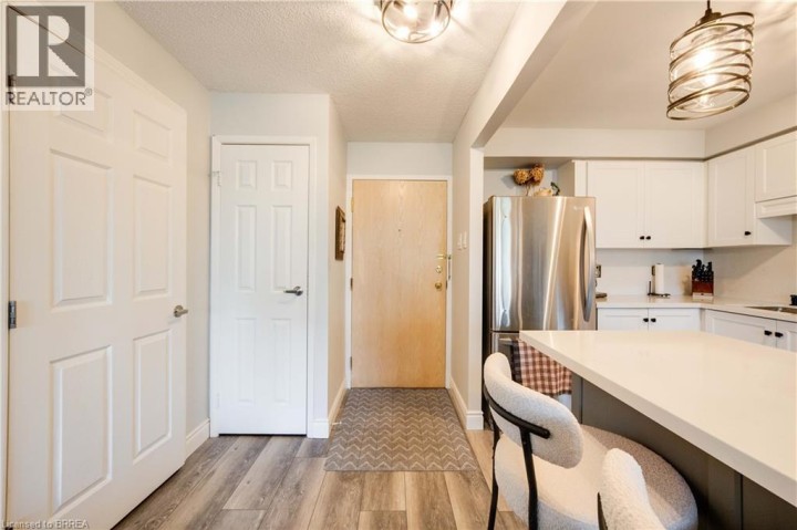 Photo 3 at 401 - 9 Bonheur Court, Lynden Hills, Brantford