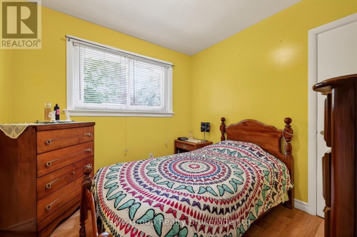 Photo 18 at 308 Willowgrove Crescent, Woodstock - North, Woodstock