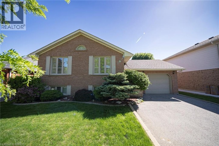 Photo 1 at 23 Trillium Way, Brier Park, Brantford