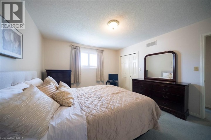 Photo 11 at 23 Trillium Way, Brier Park, Brantford