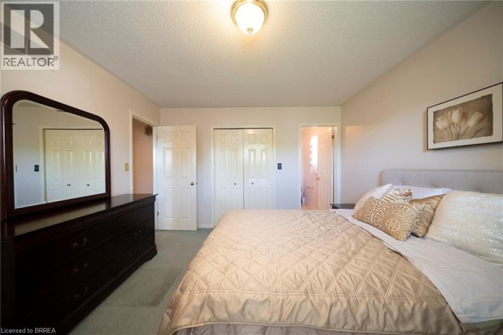 Photo 13 at 23 Trillium Way, Brier Park, Brantford
