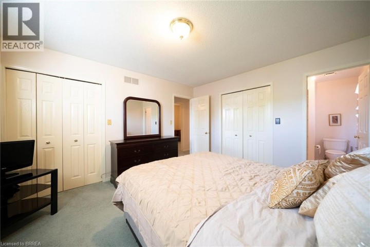 Photo 14 at 23 Trillium Way, Brier Park, Brantford