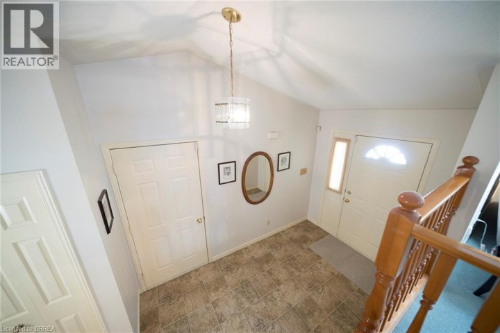 Photo 3 at 23 Trillium Way, Brier Park, Brantford