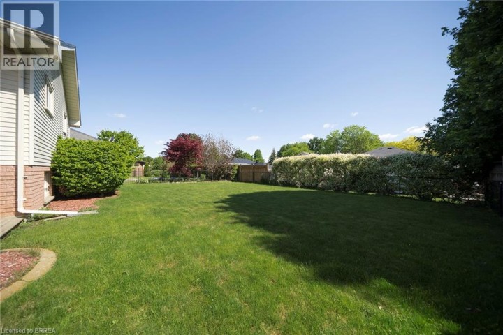 Photo 32 at 23 Trillium Way, Brier Park, Brantford